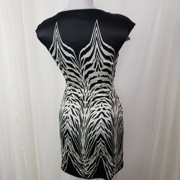 The Limited satin zebra print dress cap sleeves ruched waist black white size 0 - Picture 5 of 8